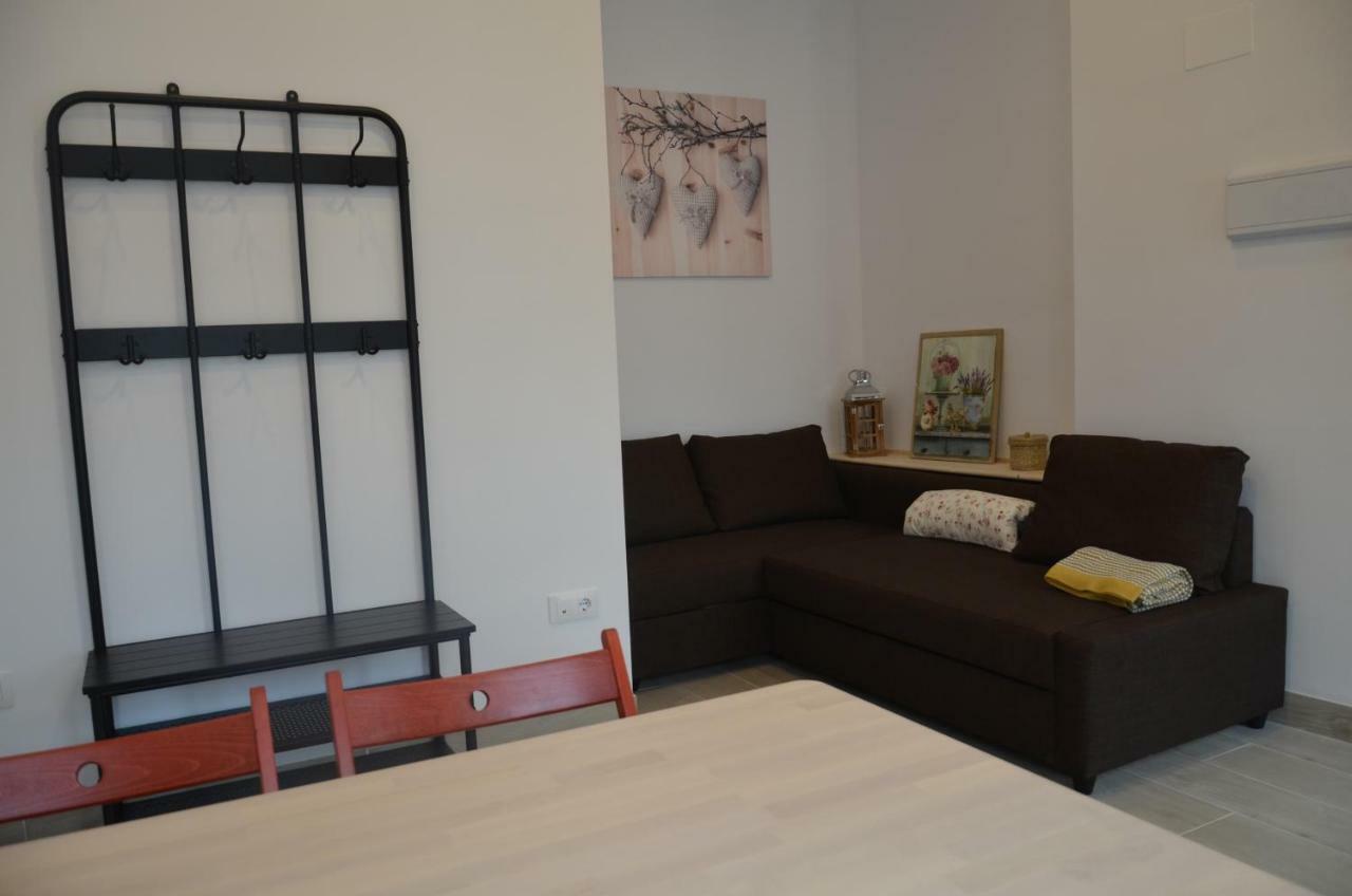 Apartamento Faustino Alvarez Σεβίλλη Εξωτερικό φωτογραφία
